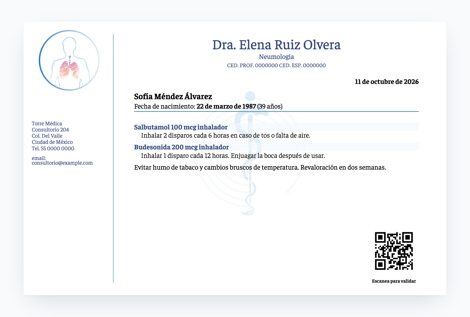 Receta de la Dra. Elena Ruiz Olvera, neumóloga, con dos medicamentos, indicaciones y el código QR para validarla.